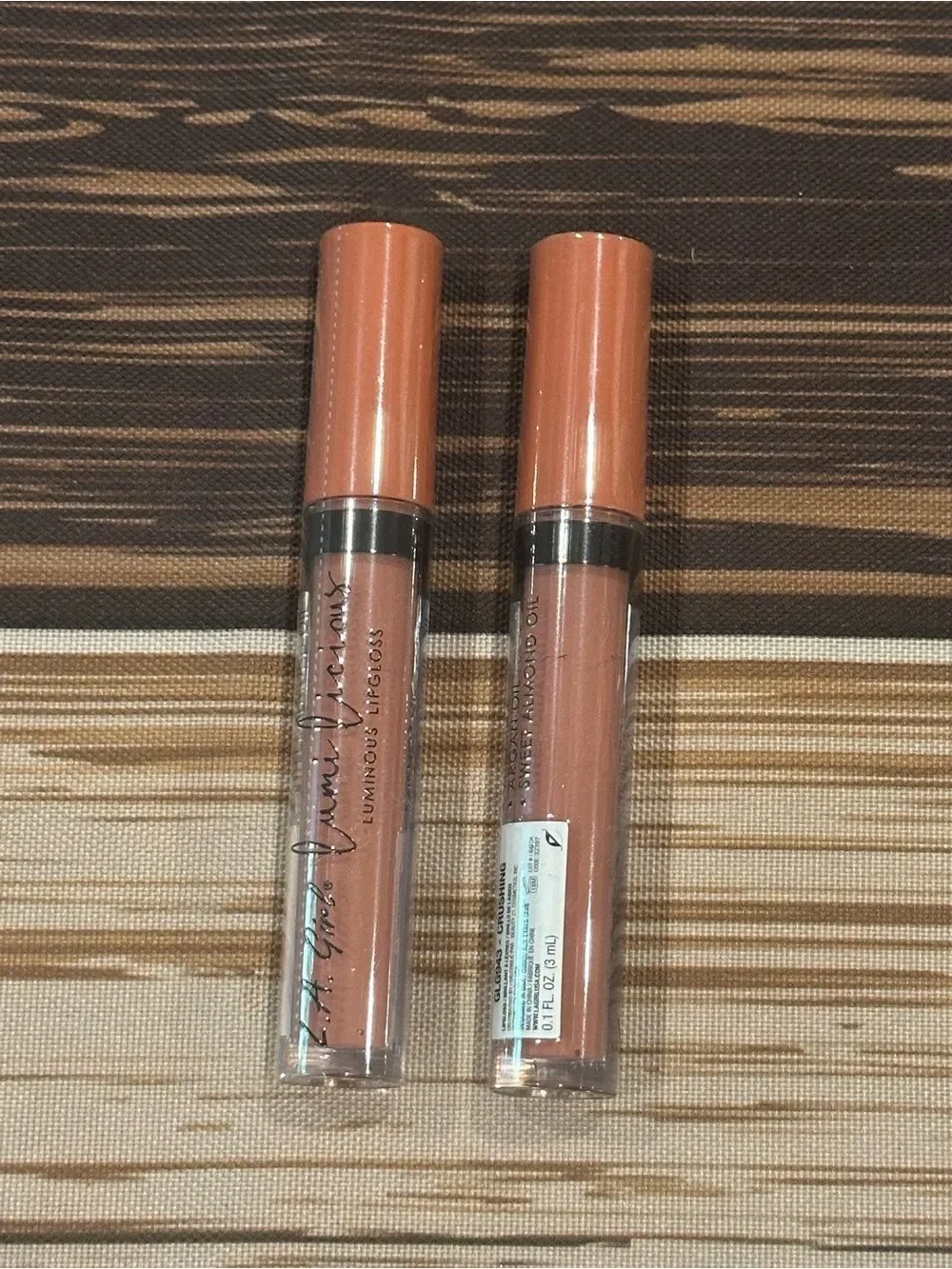 La Girl Bundle Of 2 Nude Lipgloss Dhade Crushing